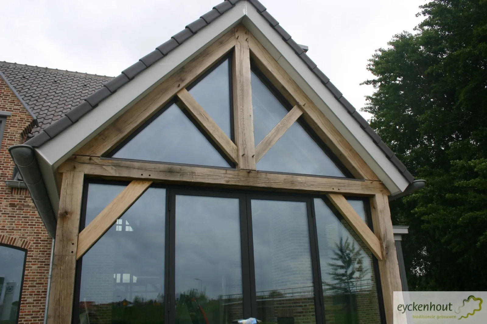 Eikenhouten woning met robuust eiken frame